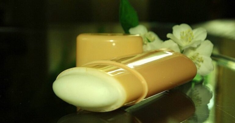 Zauvek se rešite neprijatnog mirisa znoja mešanjem ova 3 sastojka!