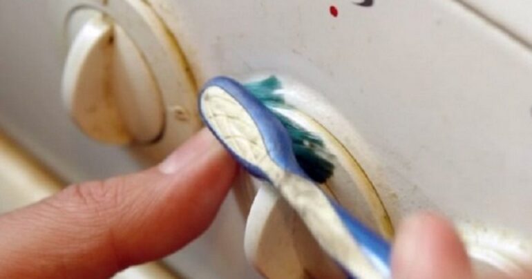 Kako detaljno očistiti šporet (sa ringlama)