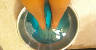Stavila je noge u tečnost za ispiranje usta. Za pola sata dogodilo se čudo!