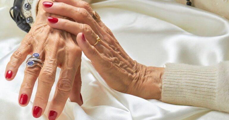 Koja je poenta da žene u šezdesetim godinama rade manikir