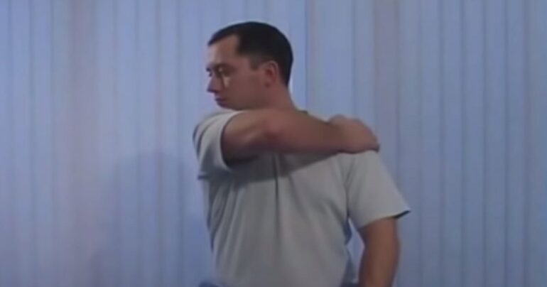 Doktor preporučuje gimnastiku onima koji pate od glavobolje, vrtoglavice, nesanice, oštećenja pamćenja, bolova u ramenima i vratu