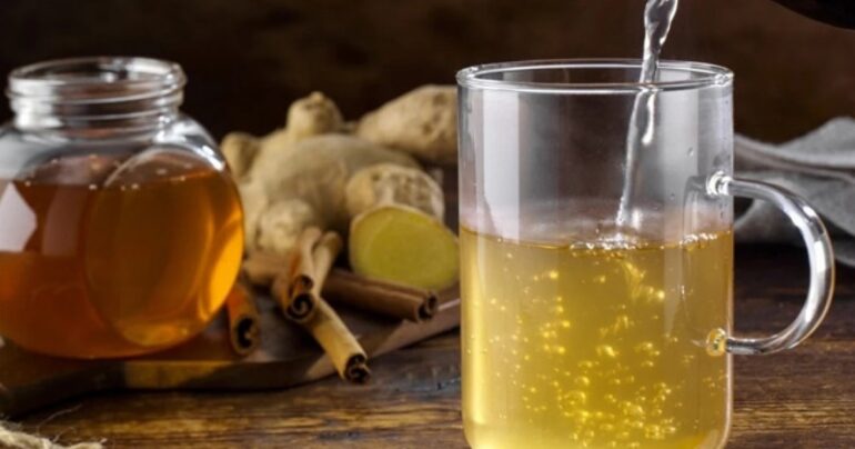 Jedna kašičica meda razblažena u čaši vode leči bronhitis, uklanja parazite, eliminiše toksine